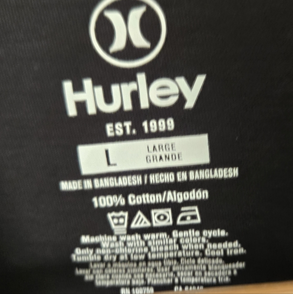 Hurley Black and Red Graphic Tee Size Large - Picture 3 of 3